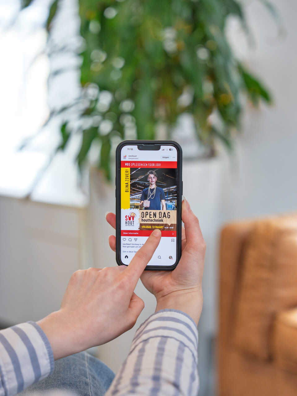 Social media advertentie op telefoon met Instagram
